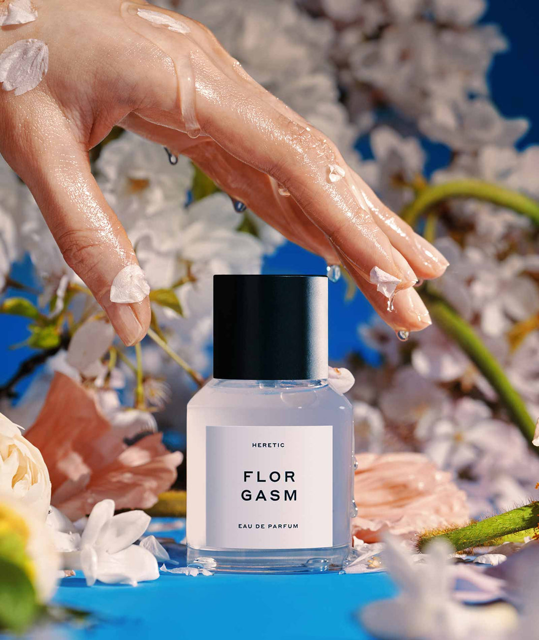 Florgasm Heretic Parfum mit Blüten und Hand
